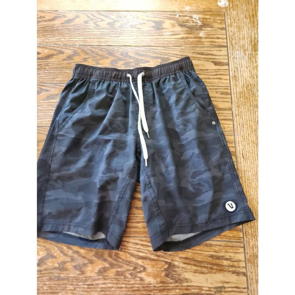 VUORI Men's Kore black Camo  Shorts sz Small